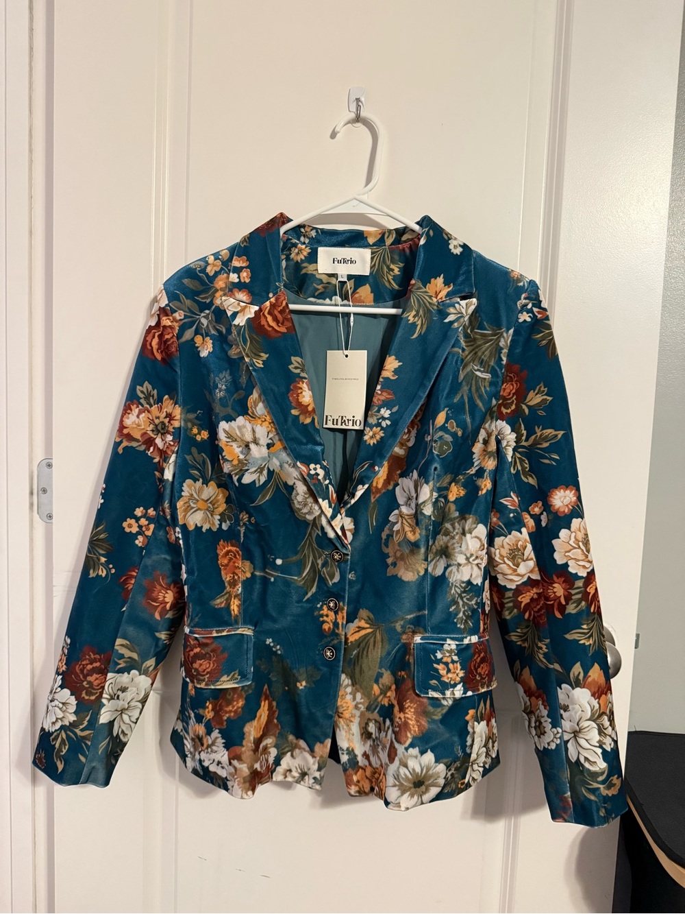 ORIGINAL PACKAGING NWT FuTario Blazer!!